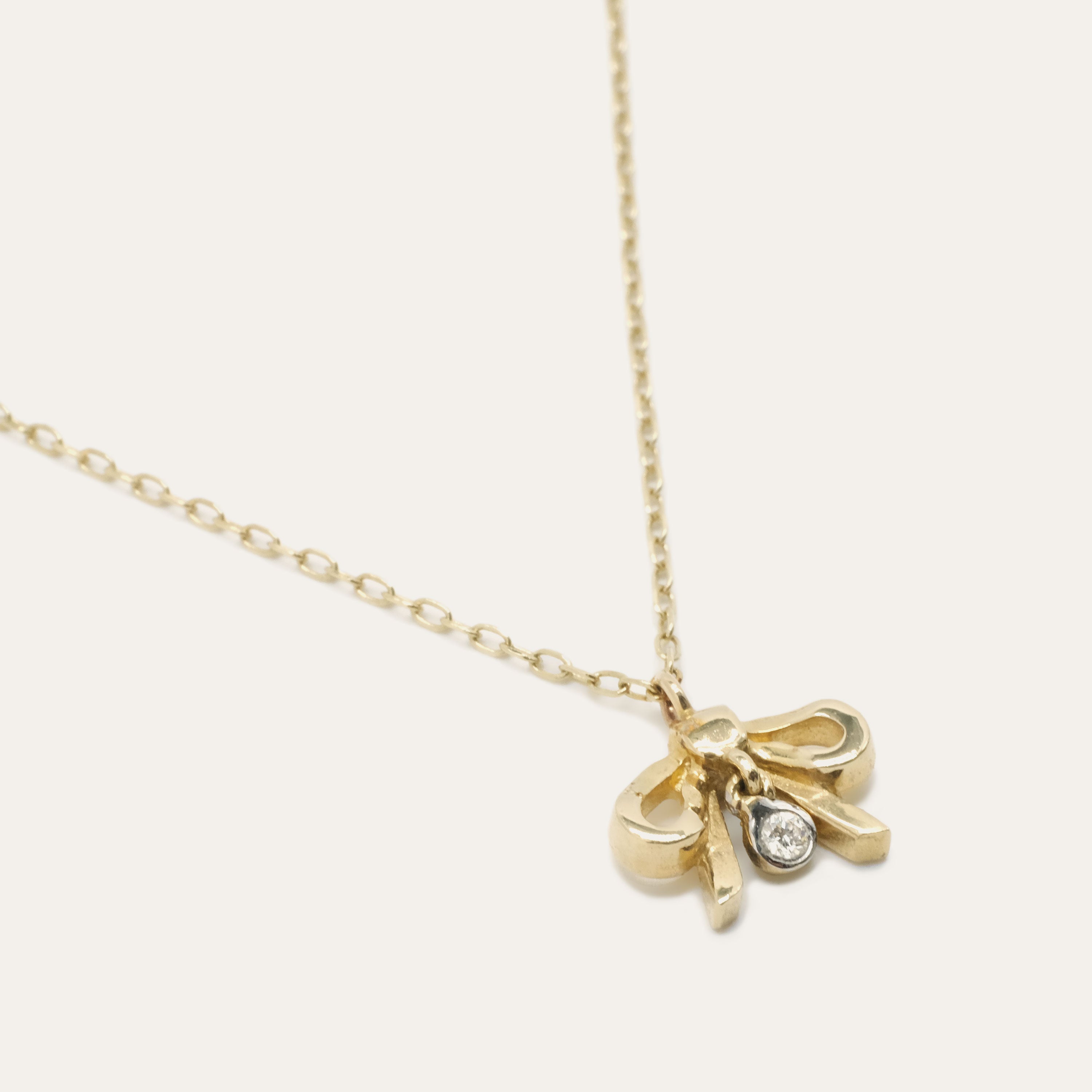 Sweet Bow Necklace